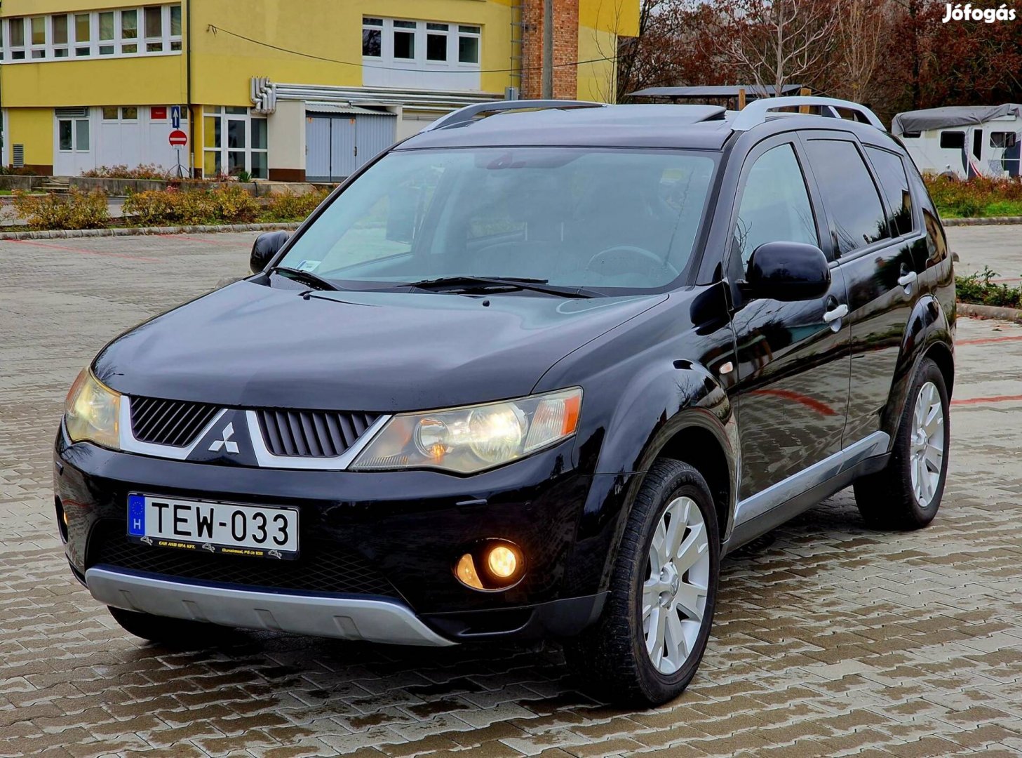 Mitsubishi Outlander 2.4 Invite CVT Keyless-NAP...