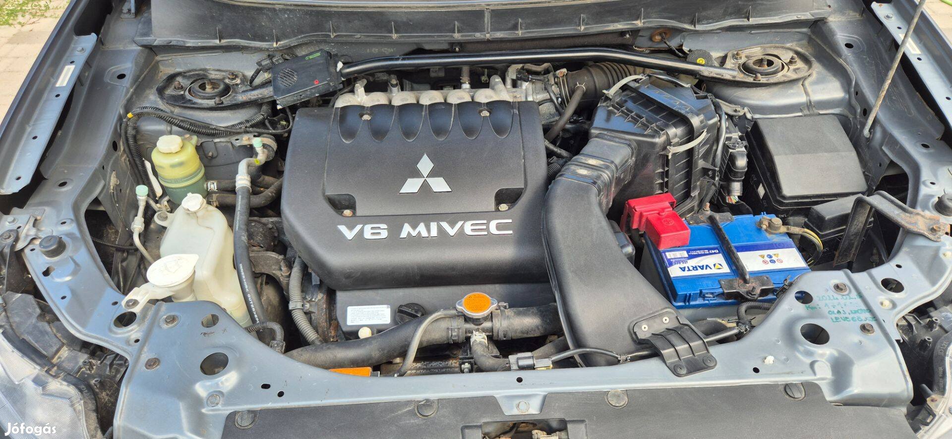Mitsubishi Outlander 3000 v6