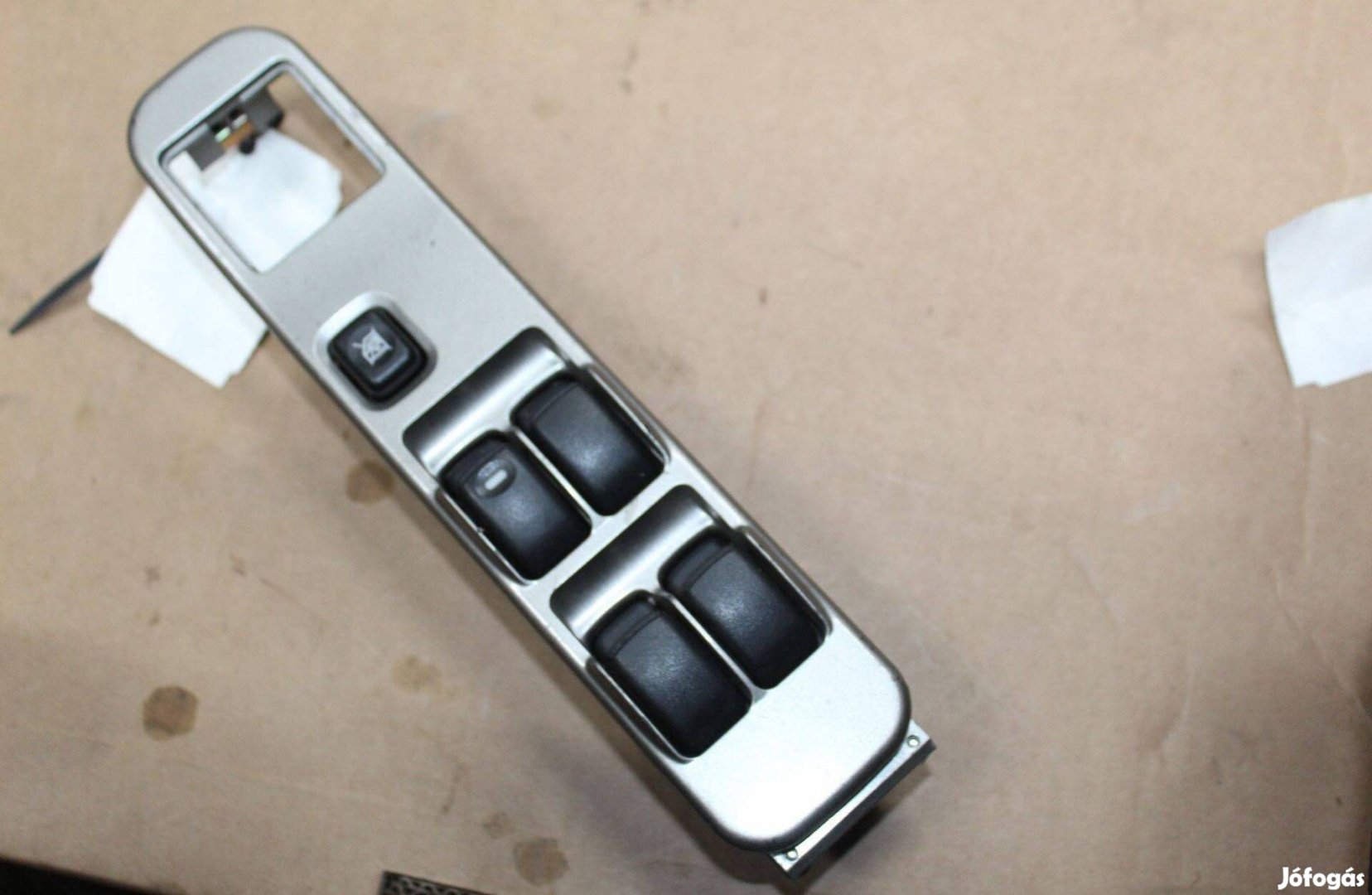 Mitsubishi Pajero 2006 ablakemelő kapcsoló bal (4 gombos)