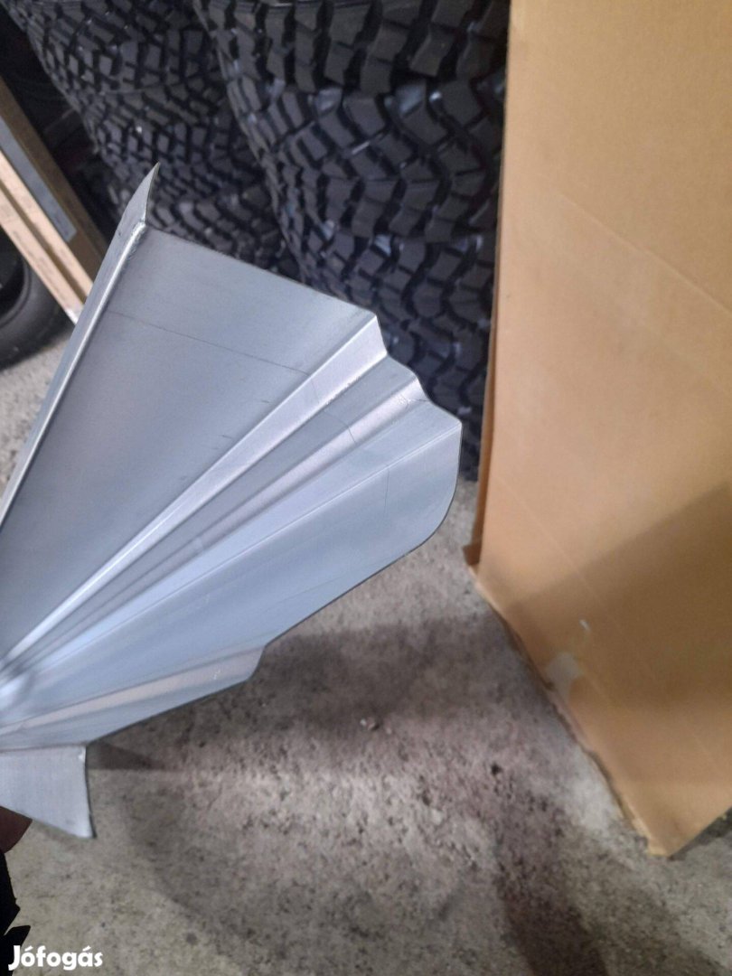 Mitsubishi Pajero 3 külső küszöb panel