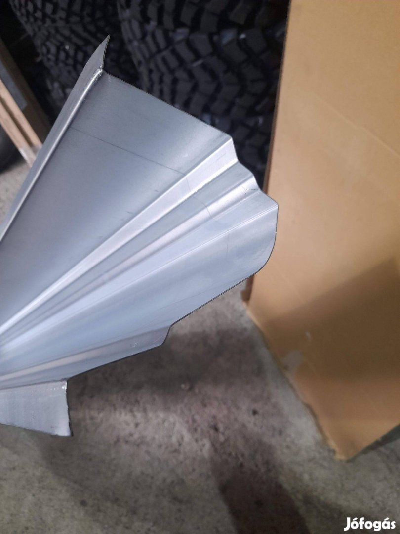 Mitsubishi Pajero 3 külső küszöb panel