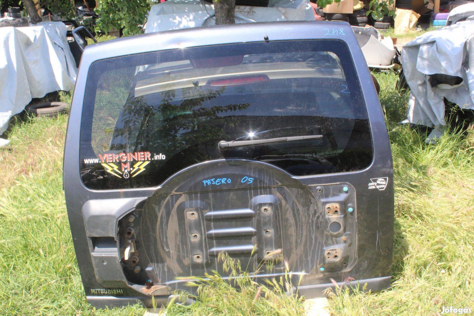 Mitsubishi Pajero Csomagtérajtóajtó üresen, szélvédővel (248)