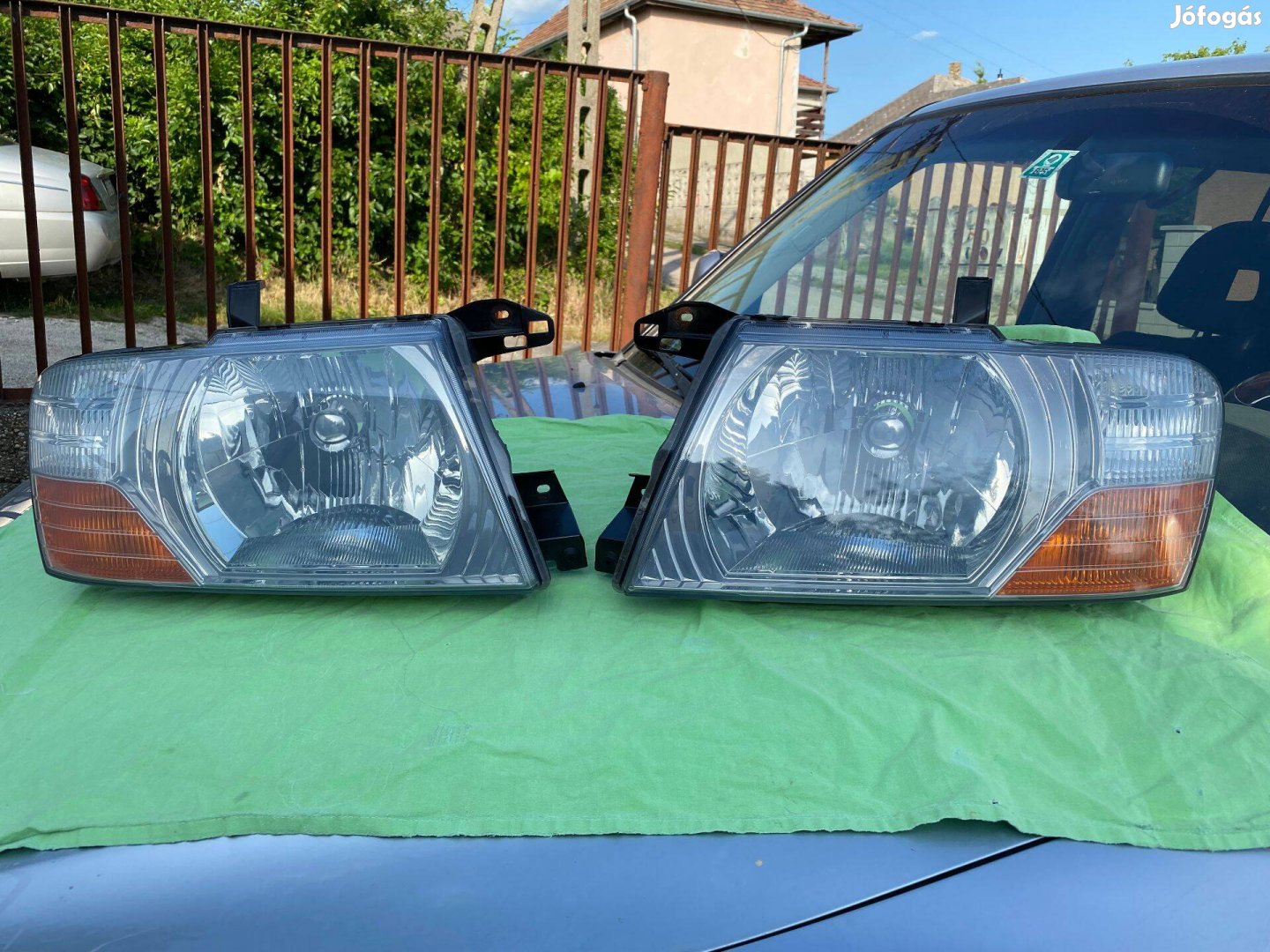 Mitsubishi Pajero eredeti Japán első lámpák, fényszórók, príma állapot