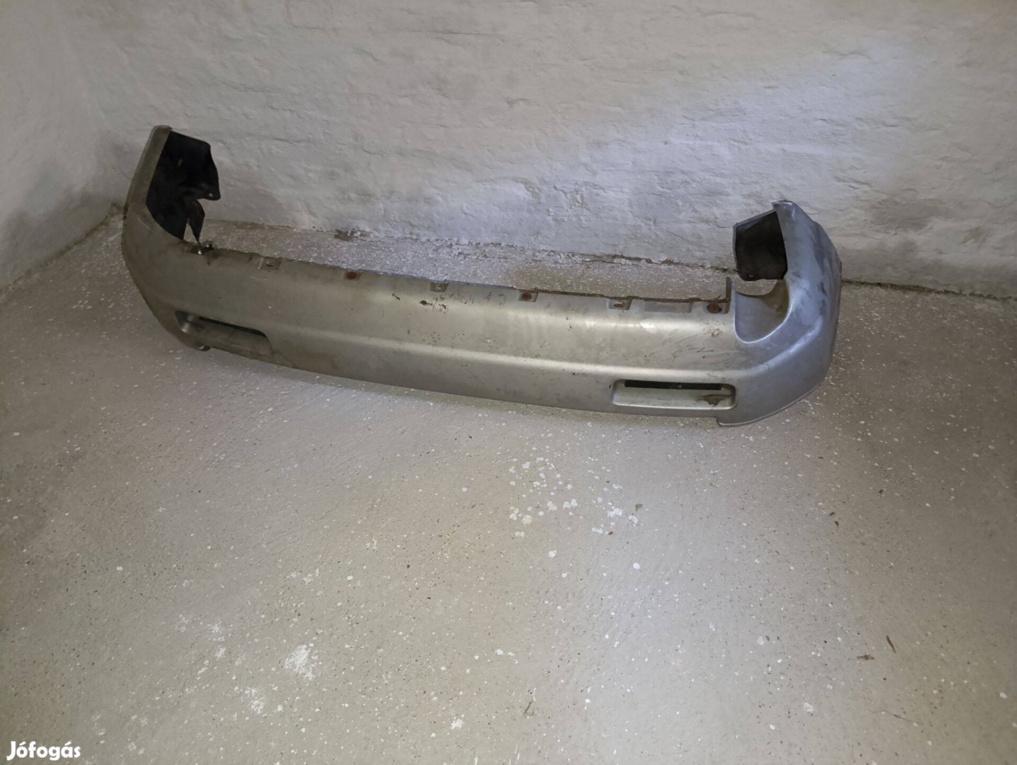 Mitsubishi Space Runner hátsó lökhárító