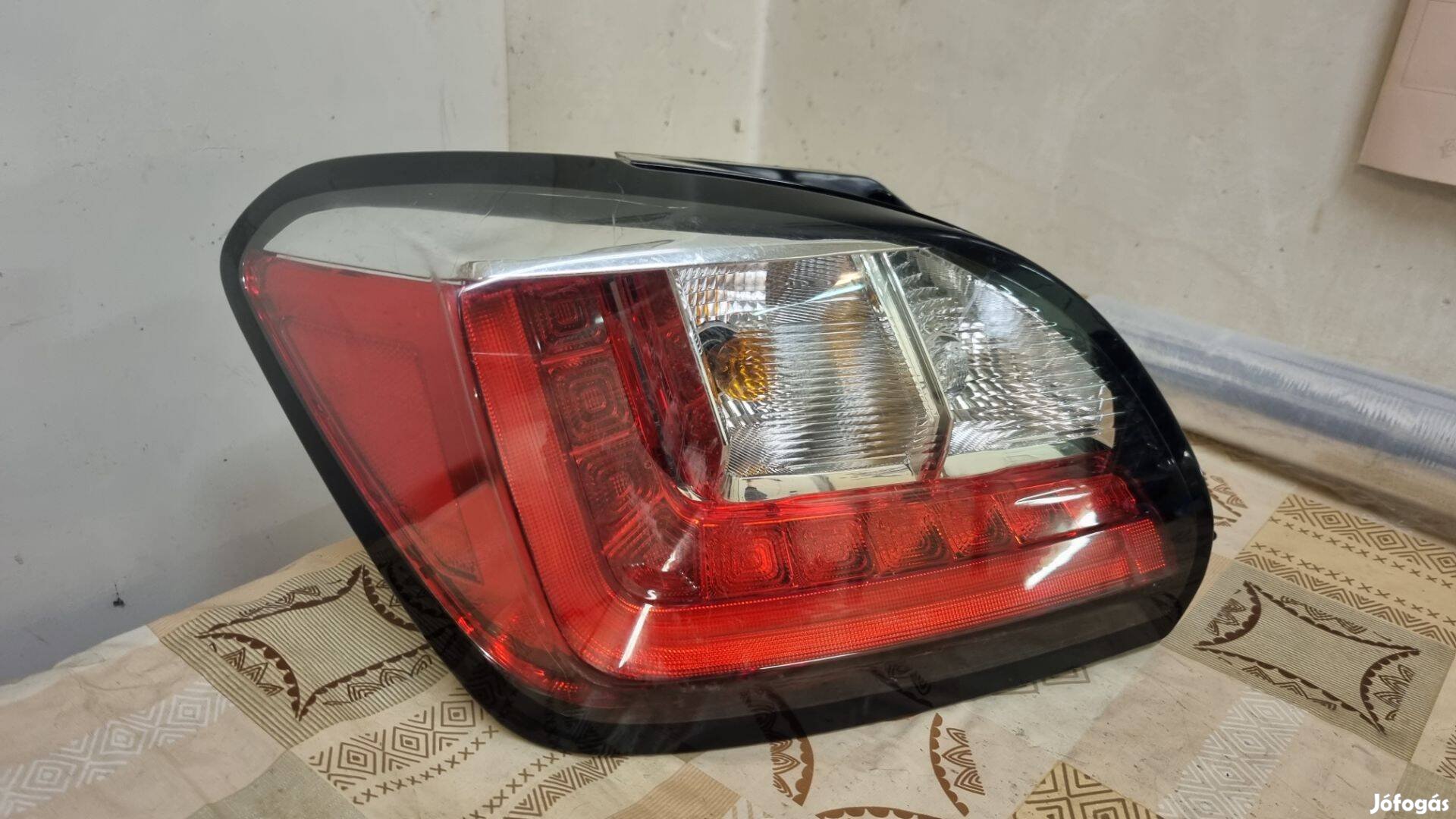 Mitsubishi Space Star 2 20- Bal hátsó lámpa ADU0220000