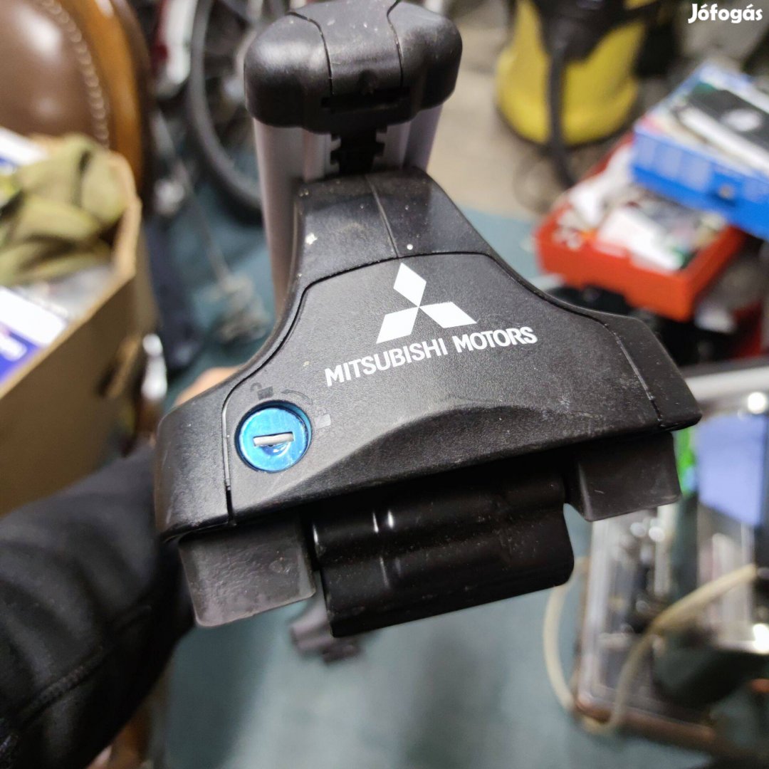 Mitsubishi gyári zárható tetőcsomagtartó