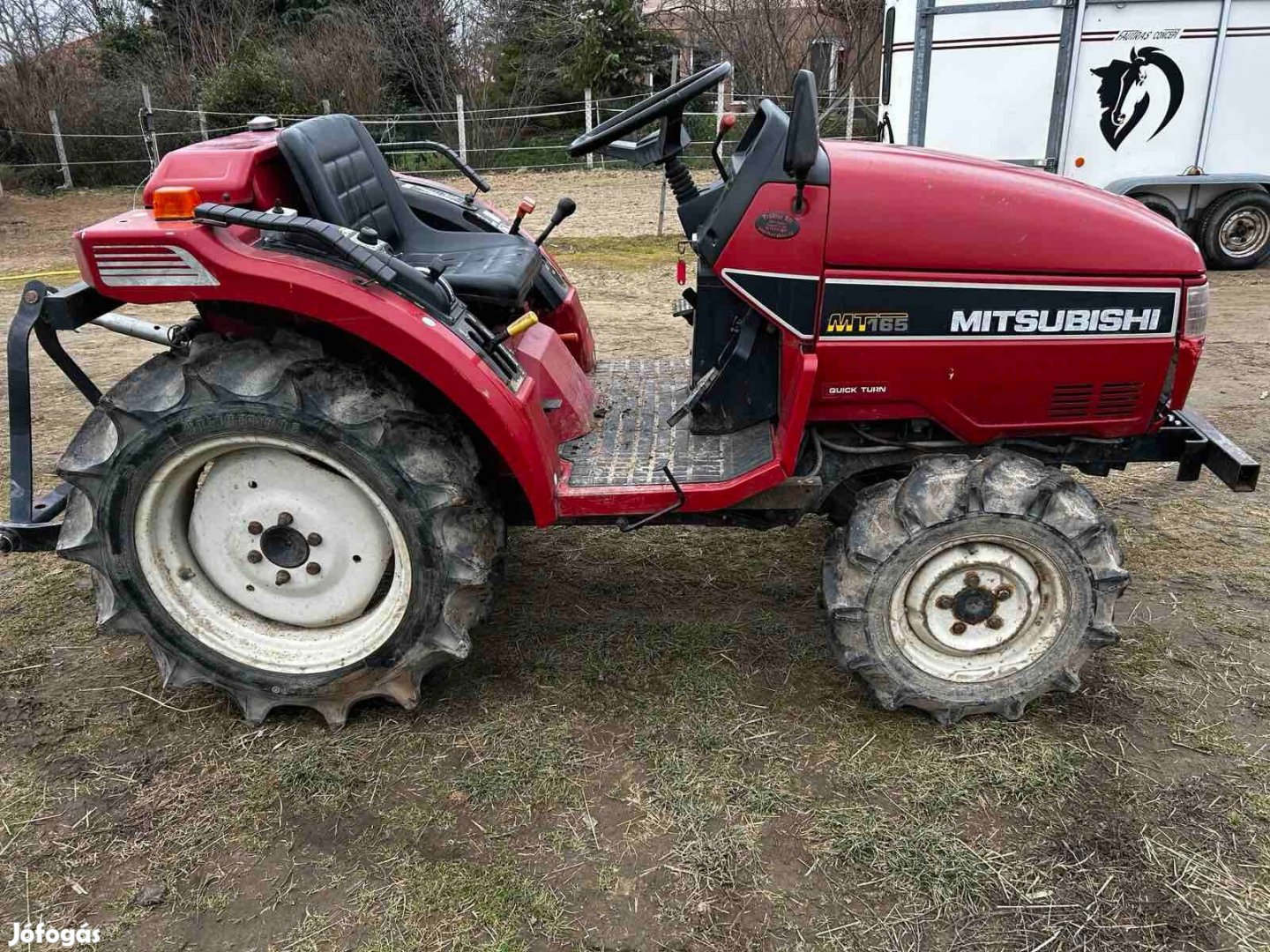 Mitsubishi mt165 kistraktor eladó, eszközeivel!