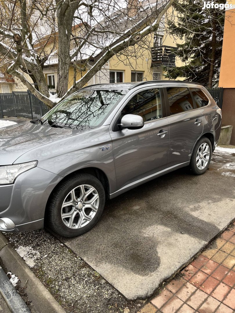 Mitsubishi outlander phev eladó