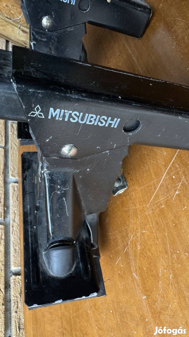 Mitsubishi tető tartó