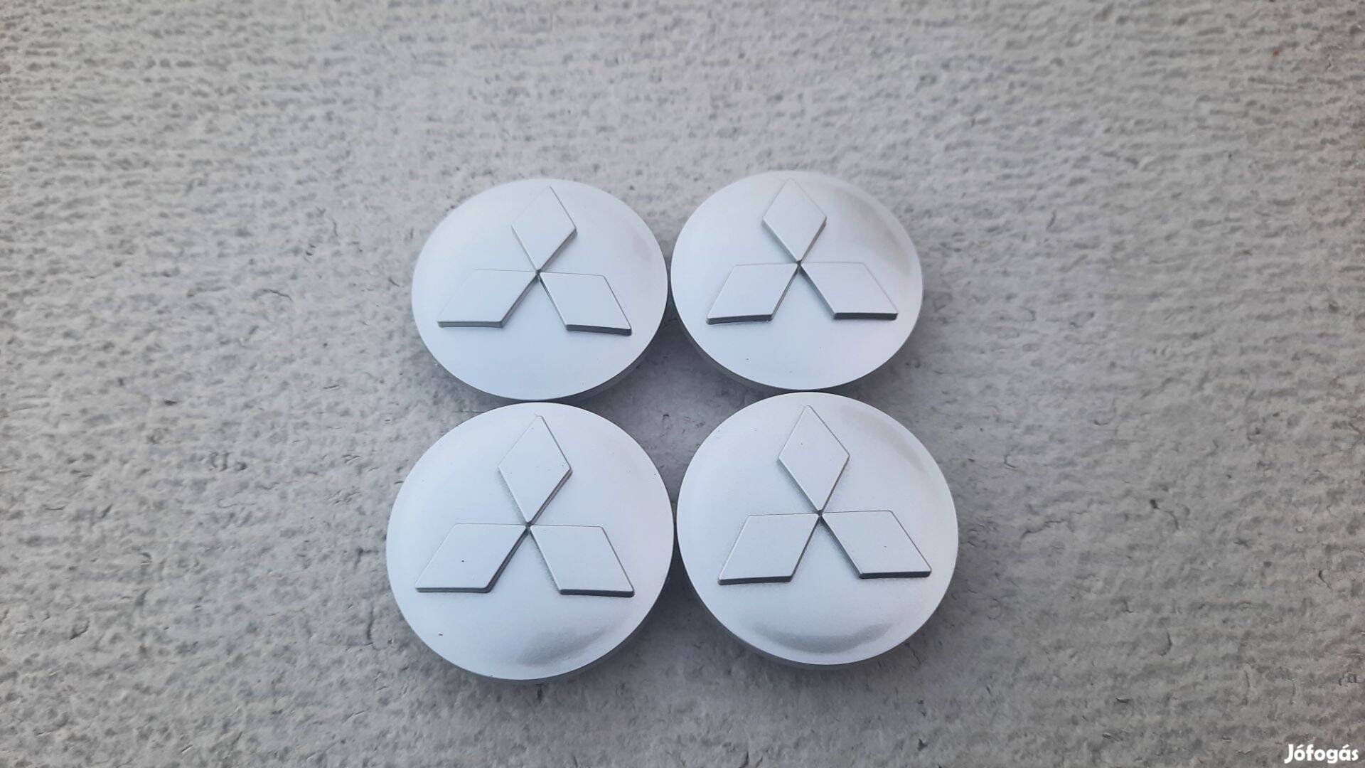 Mitsubishi új felni díszkupak közép felnikupak kerékagy kupak 60mm