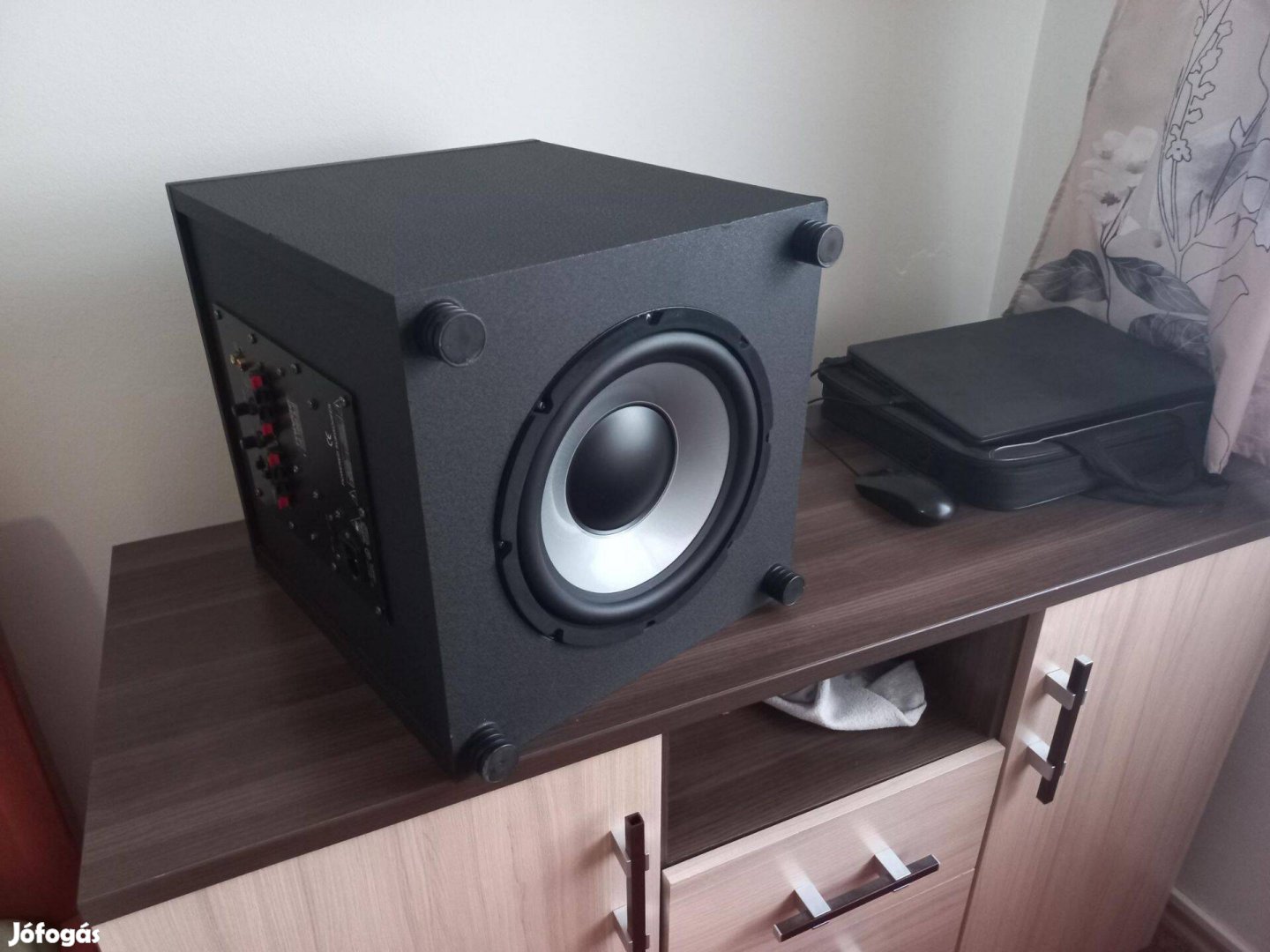 Mivoc sw 1000 AII 200W teljesítményű aktív subwoofer jelenleg hibásan