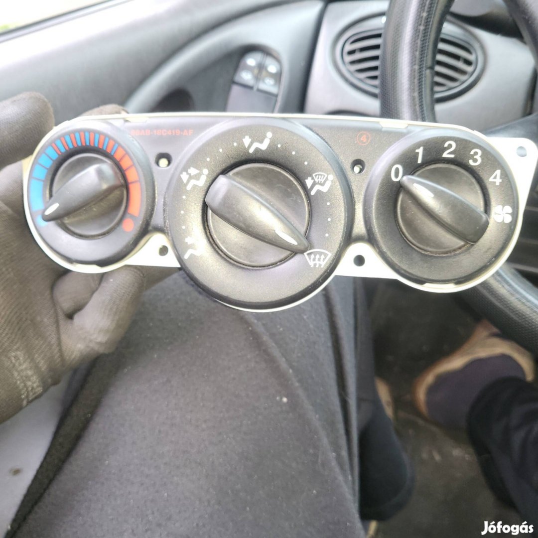 Mk1 Ford Focus fűtéskapcsoló
