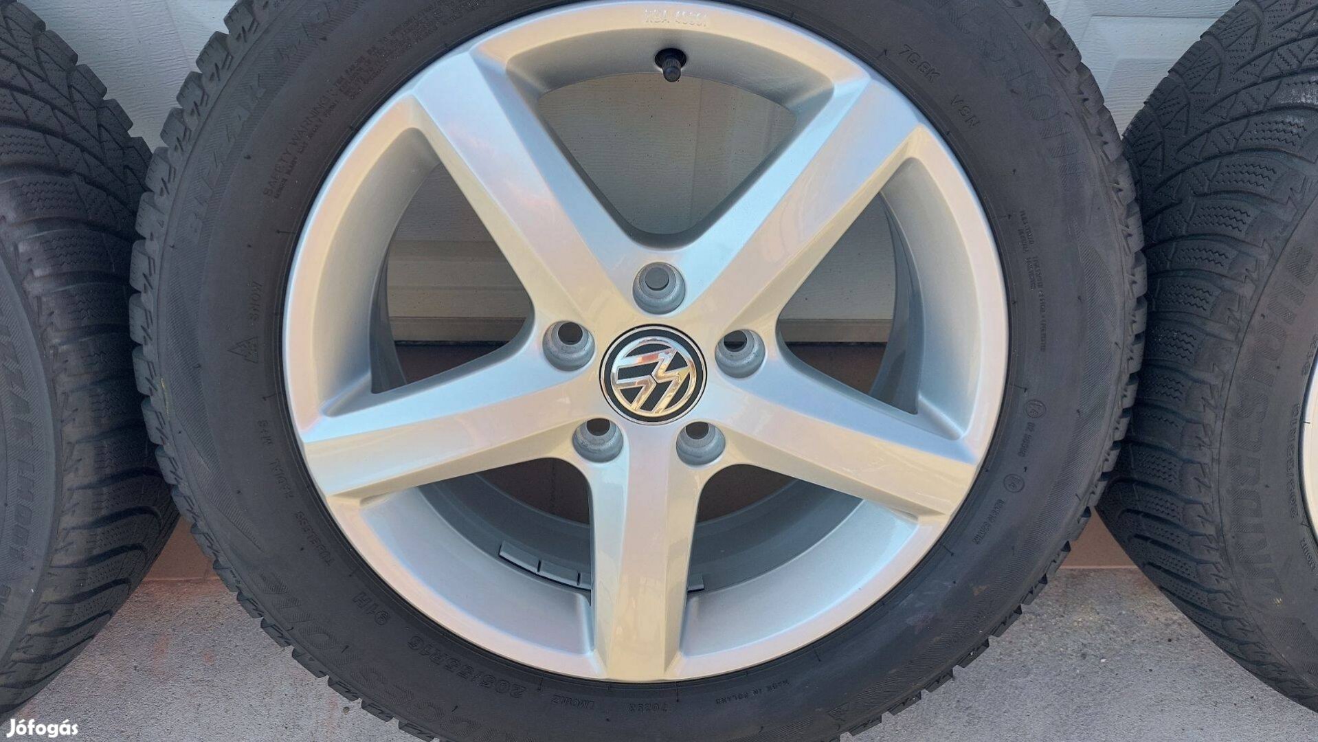 Mmm Eladó,Gyári, 16" VW Golf 7. /Aspen/ alufelni Téli gumikkal