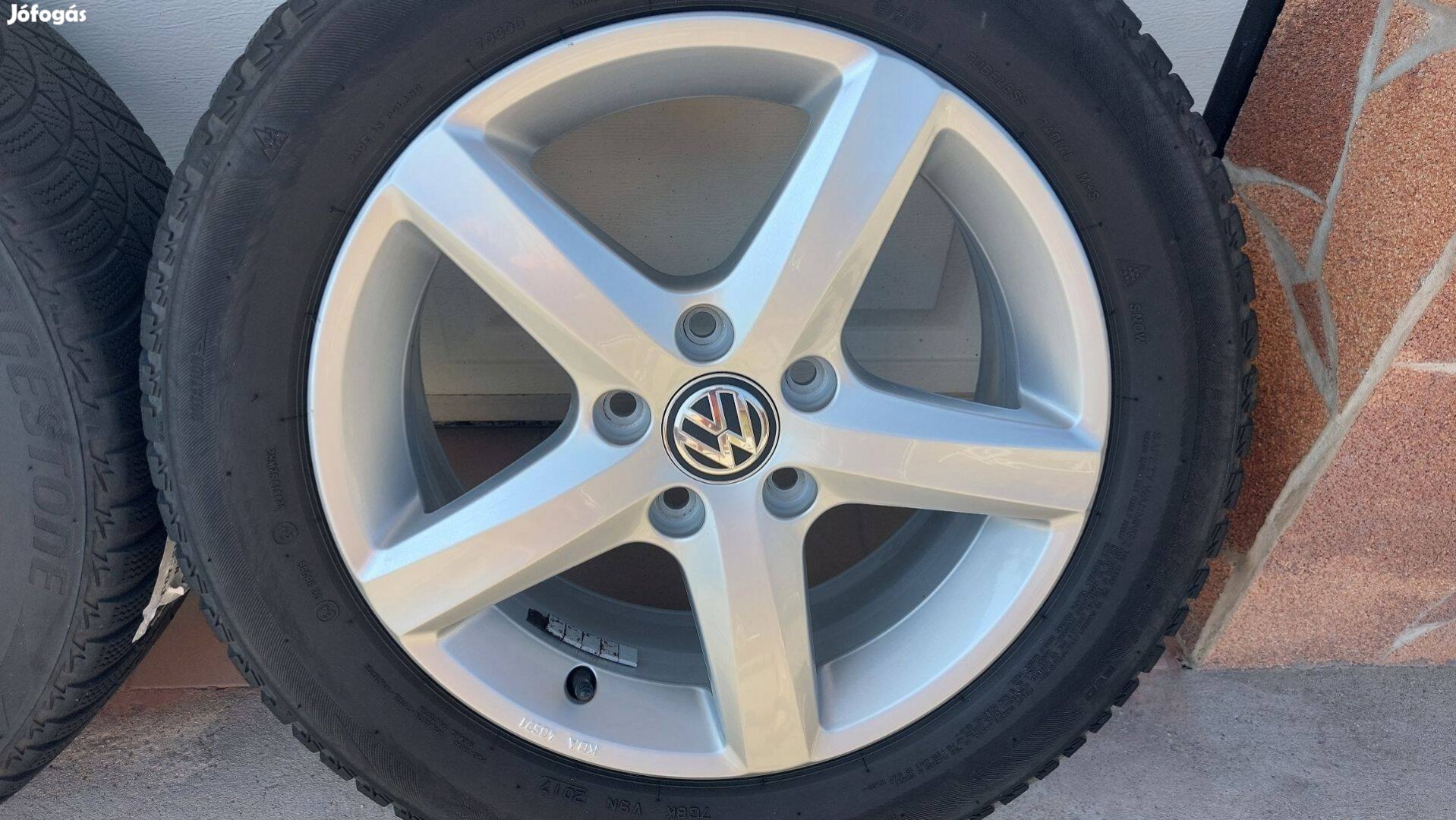 Mmm Eladó,Gyári, 16" VW Golf 7. /Aspen/ alufelni Téli gumikkal