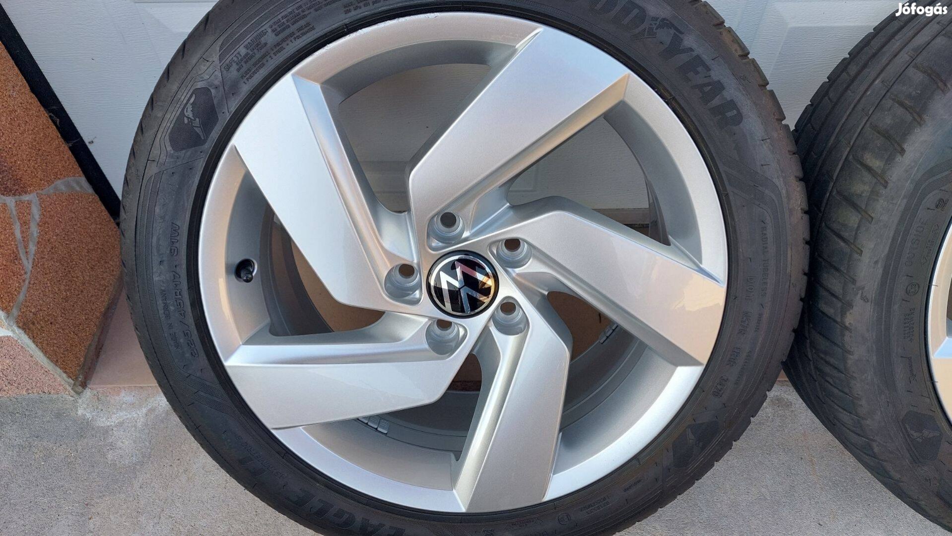 Mmm Gyári 17" VW Golf 8. /Richmond/ alufelni nyári gumi