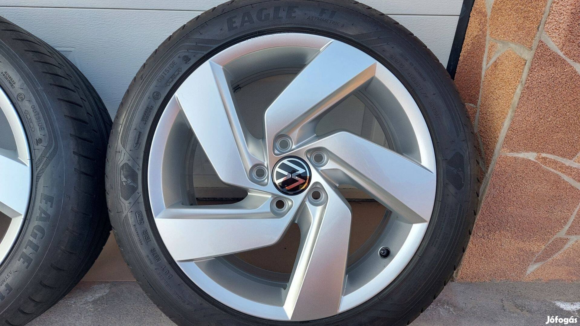 Mmm Gyári 17" VW Golf VIII. /Richmond/ alufelni nyári gumi