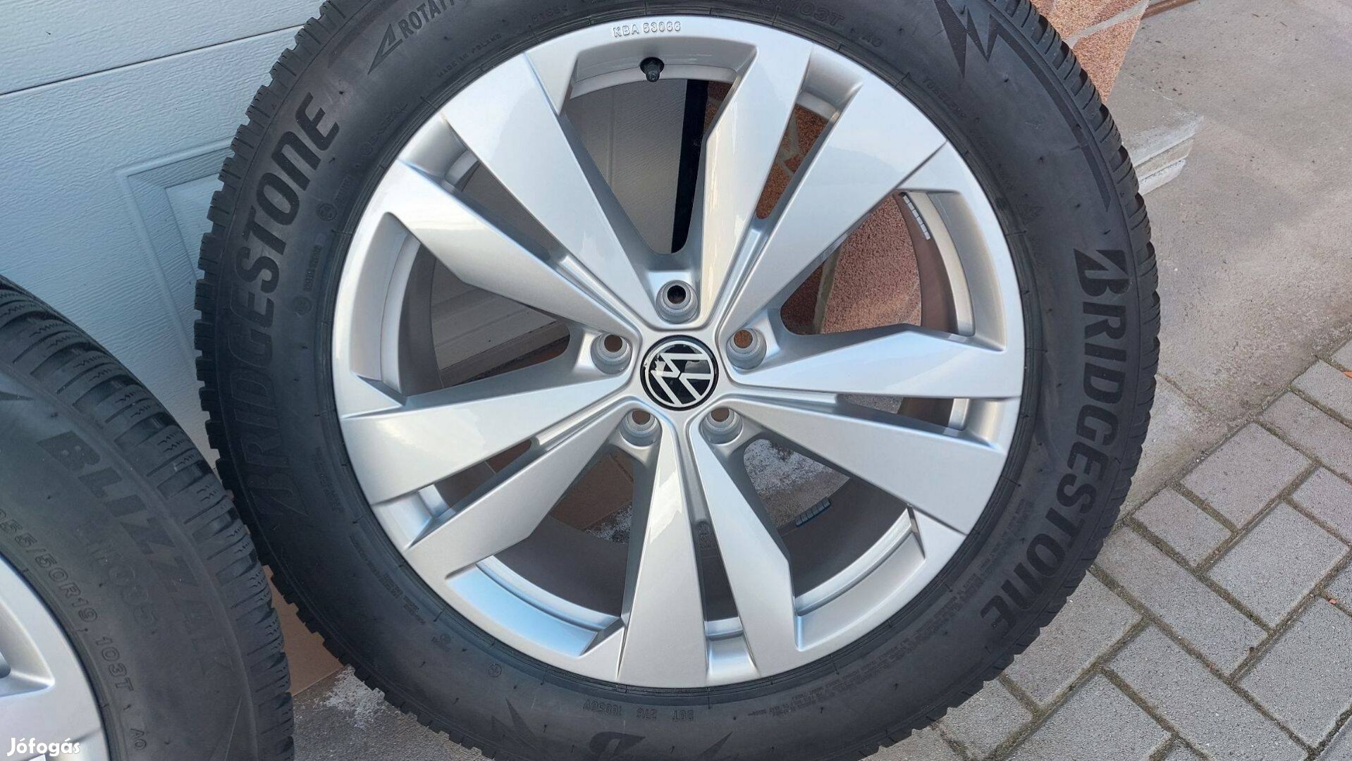 Mmm Gyári 19" VW ID.5-ID.4 /Loen/ alufelni,kétszéles téligumik