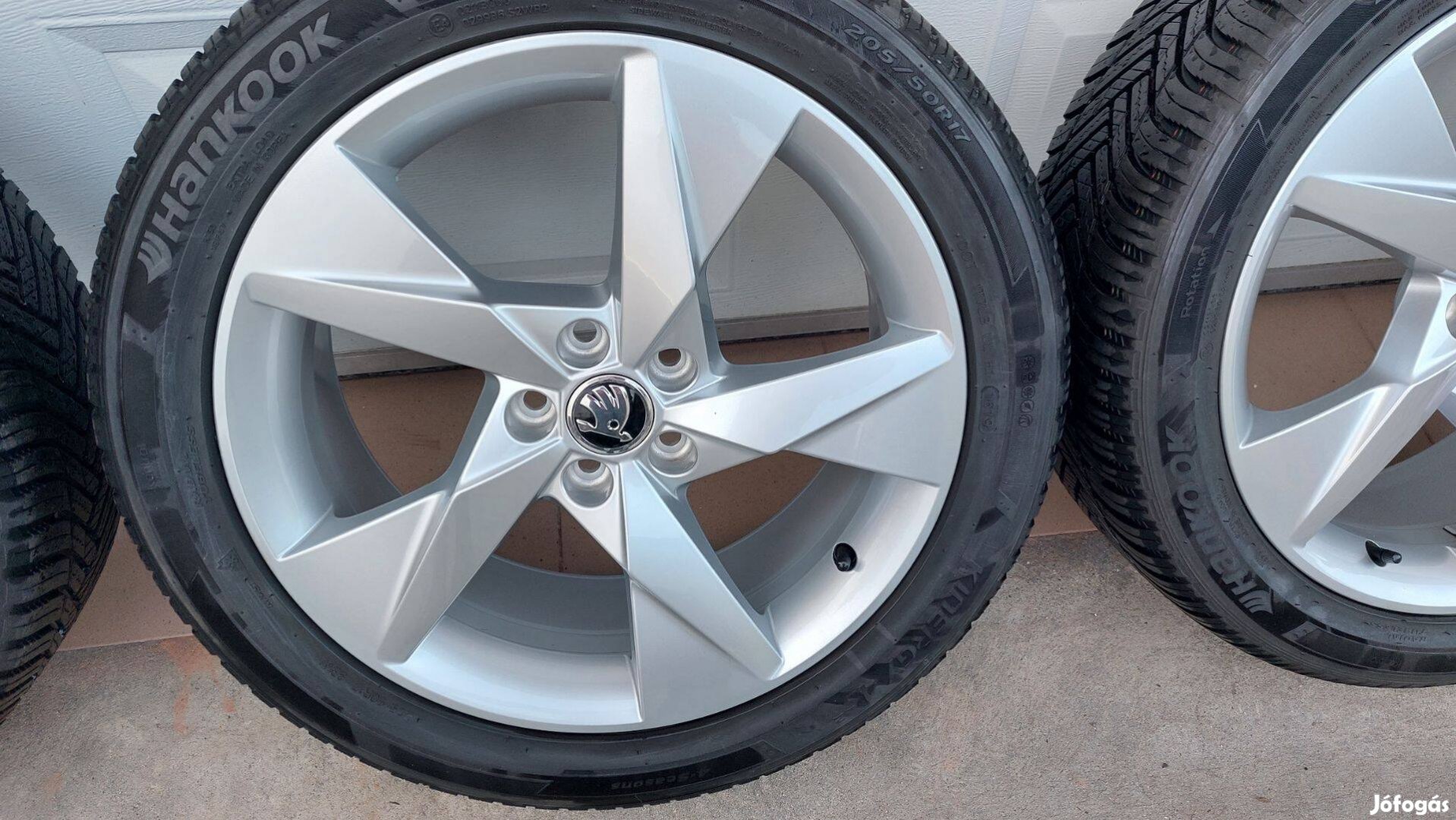 Mmm Gyári Skoda Scala/volans/ 17alufelni 5x100 négyévszakos gumik