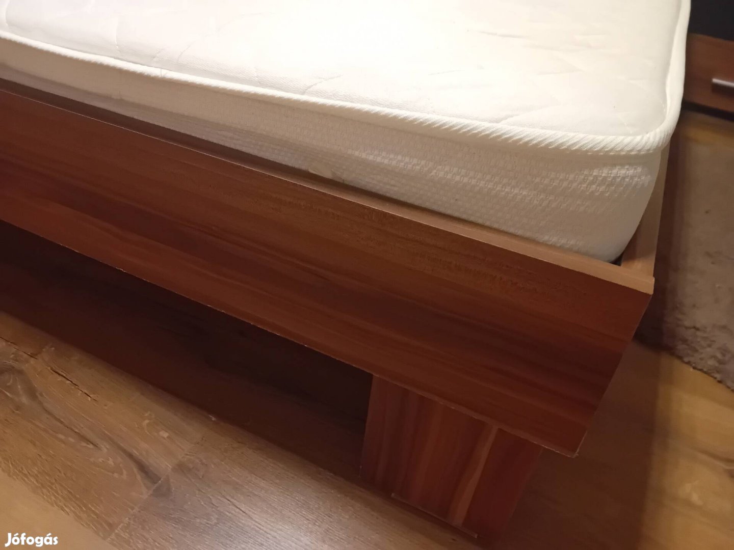 Mőbelixes 180200 ,ágy.