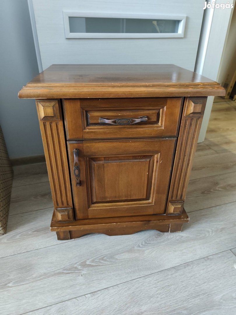 Möbelstar éjjeliszekrény