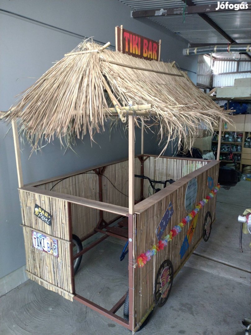 Mobil Tiki Bar