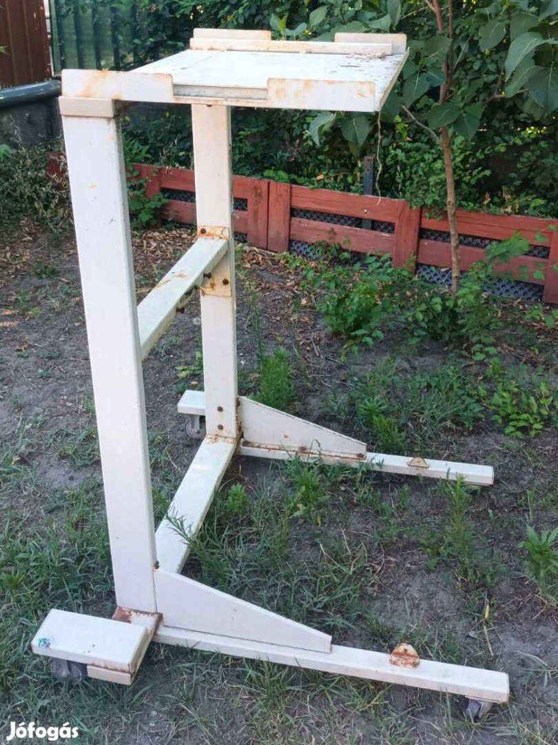 Mobil munka asztal állvány fém, kerekekkel