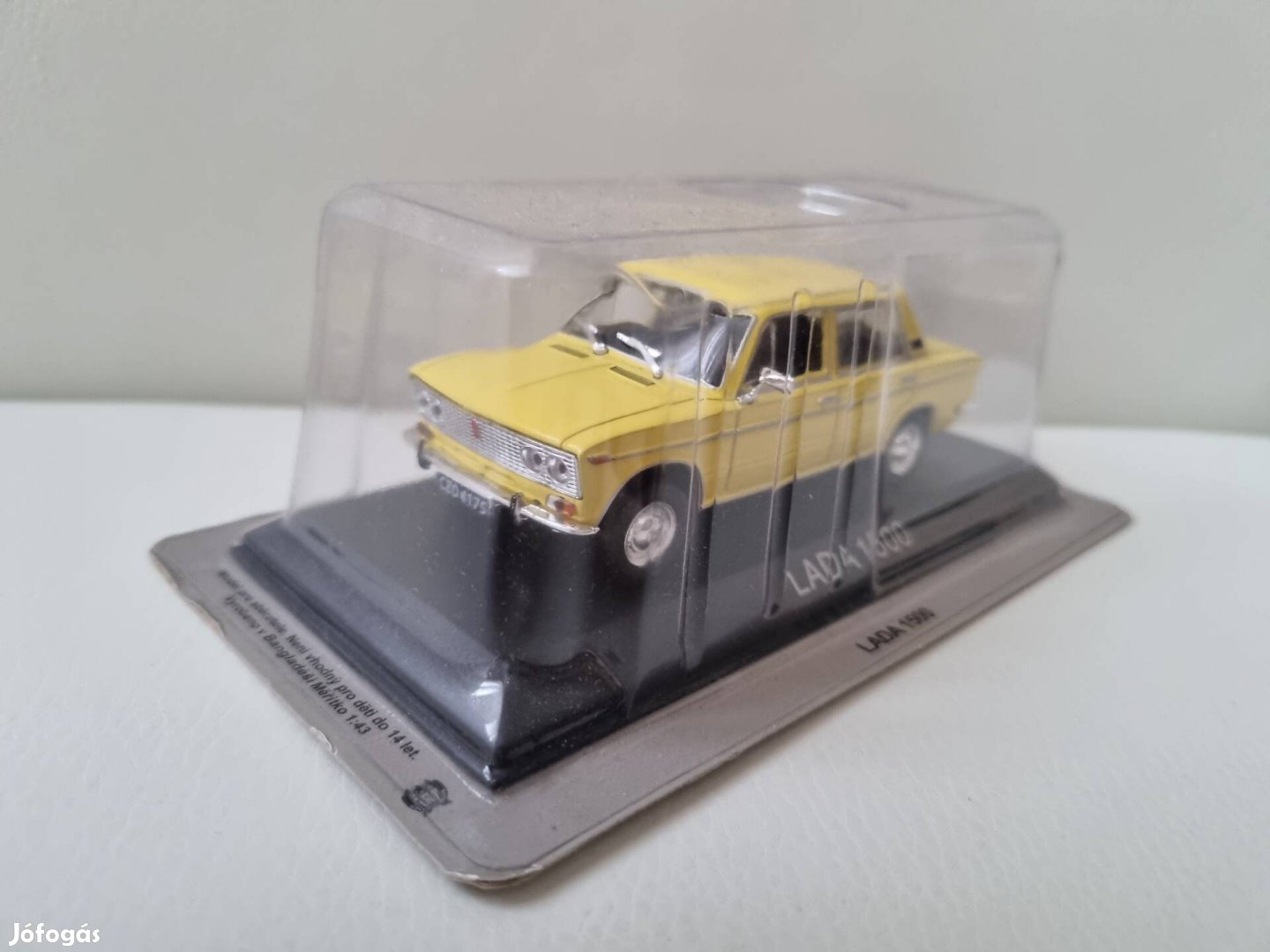 Modell autó 143 eladó 143 Deagostini