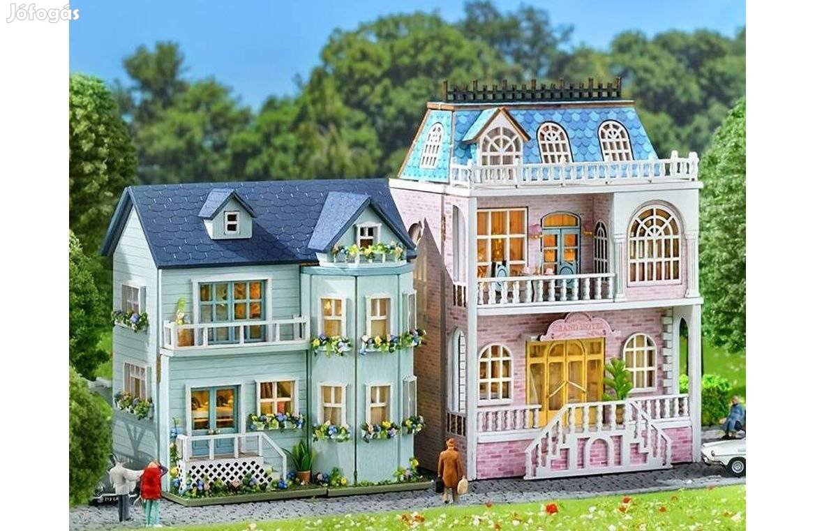 Modellépítő készlet, DIY 2 miniatűr fa babaház +1 varroda egyben