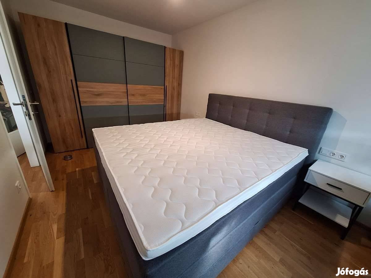 Modern Exlusiv Fél éves hálószoba