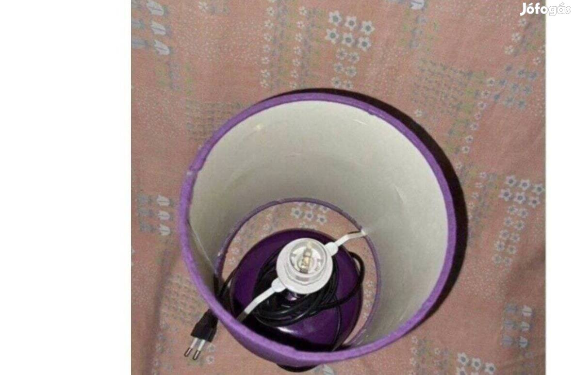 Modern asztalilámpa