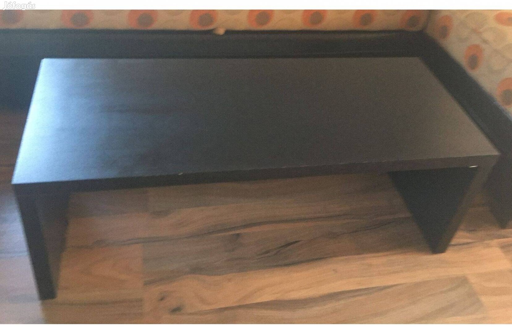 Modern dohányzó asztal barna színű újszerű