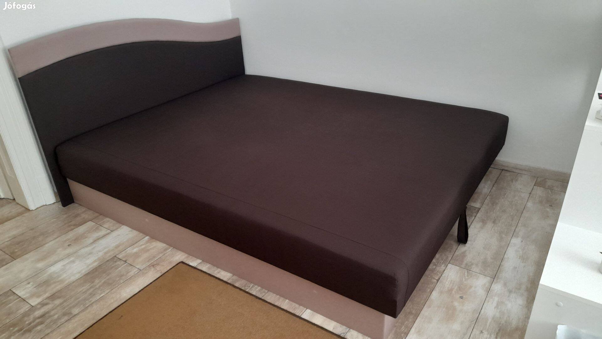 Modern franciaágy gerincvédő matraccal, 160x200-as