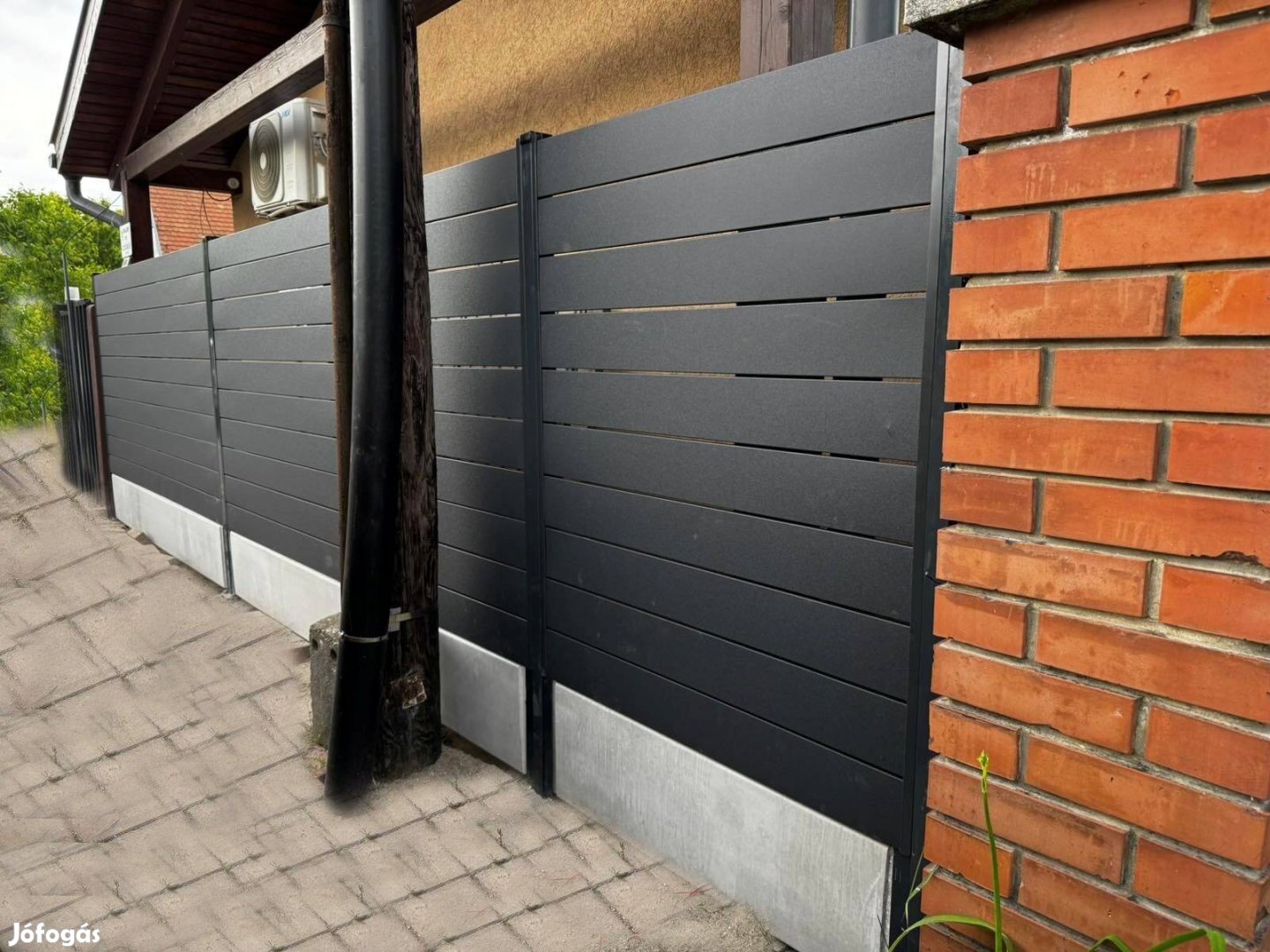 Modern kerítés, Lemez kerítés, Betonkerítés helyett is, kerítés építés