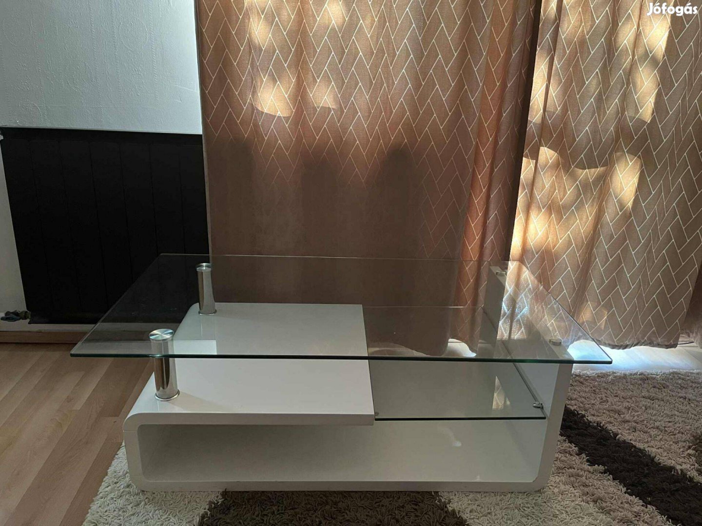 Modern magasfényű fehér dohányzóasztal 120 x 65 x40 cm