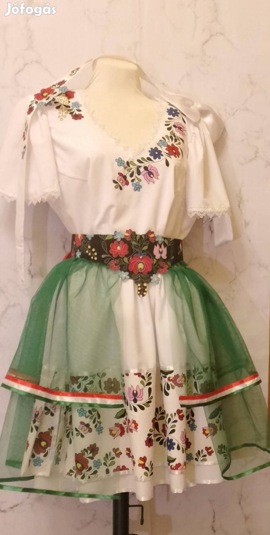 Modern magyaros ruha