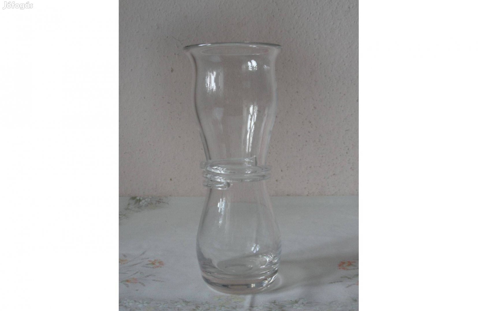 Modern öntött üveg váza