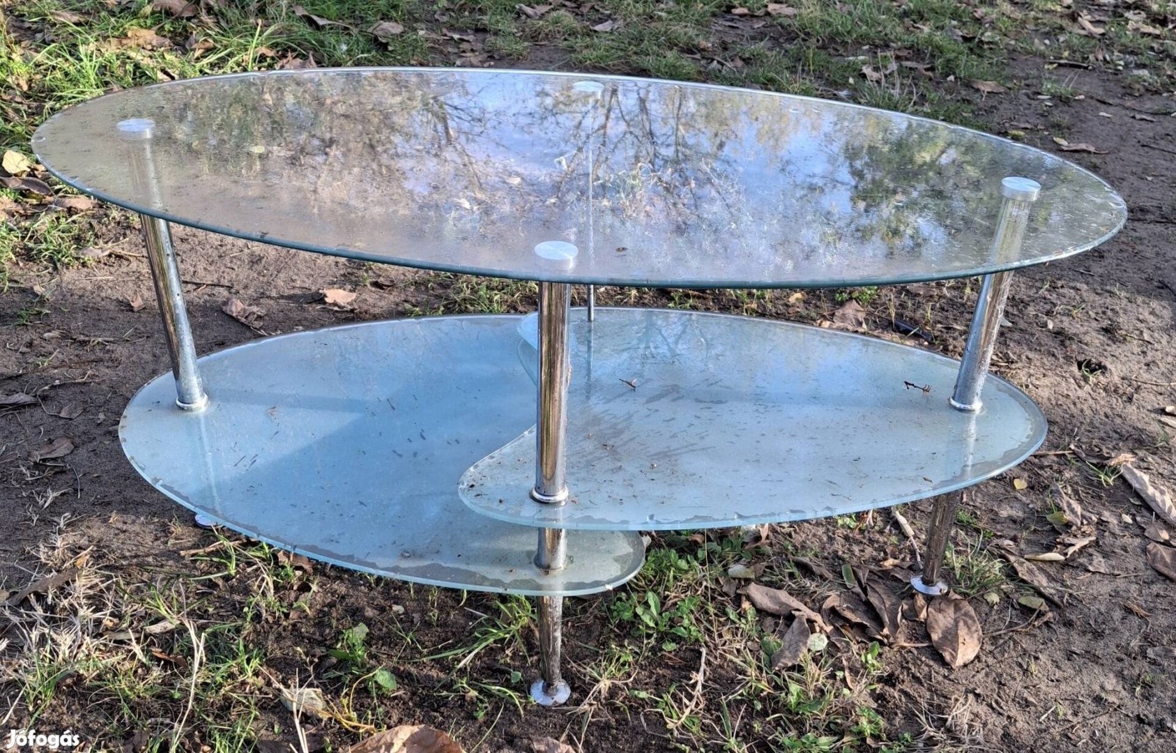 Modern üvegasztal