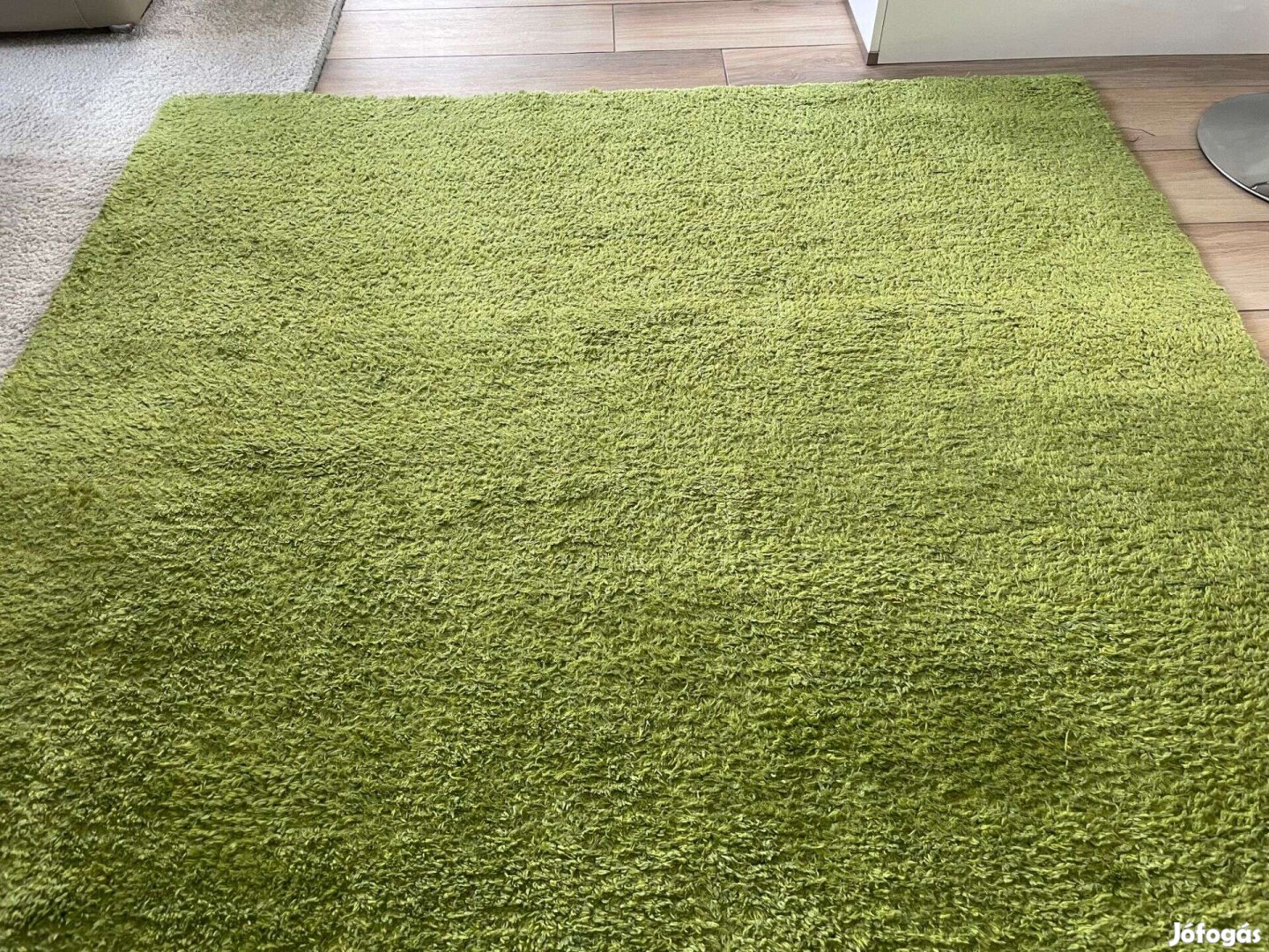 Modern zöld szőnyeg, kézi szövésű