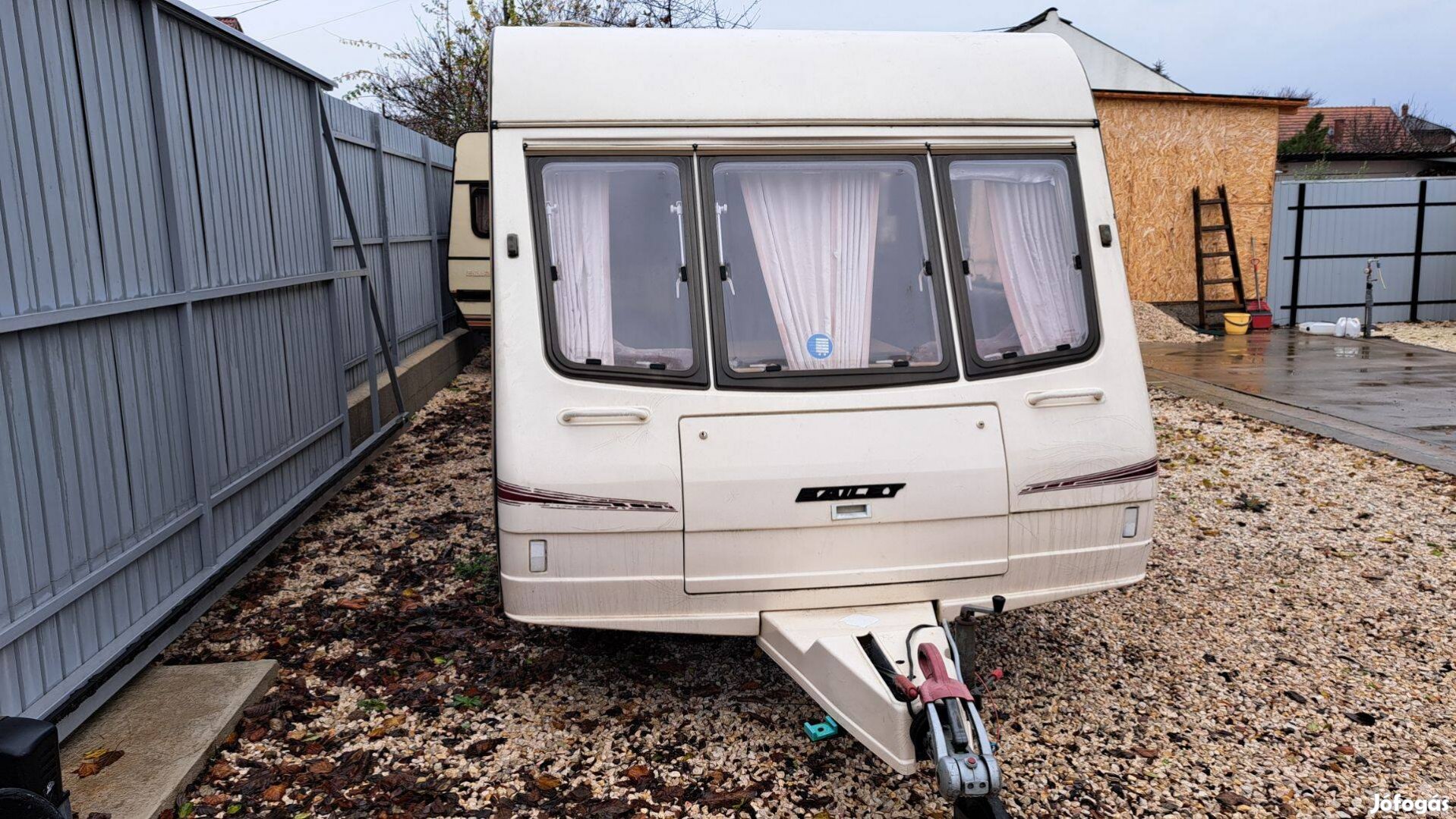 Modern zuhanyzókabinos lakókocsi telepítésre!