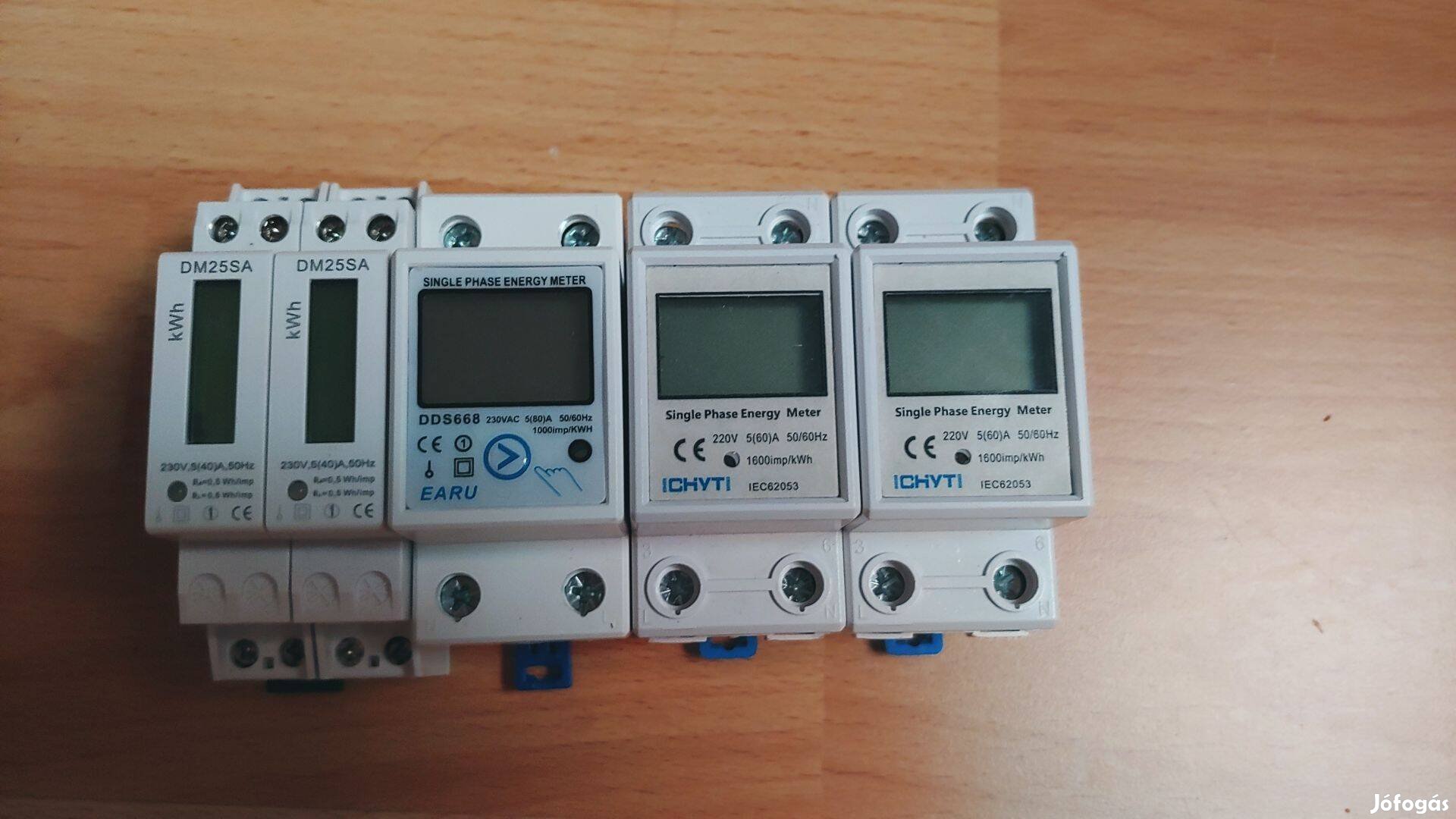 Moduláris feszültség és árammérők