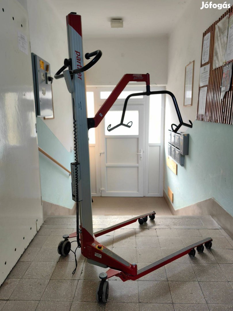 Molift elektromos betegemelő lift + 2 heveder