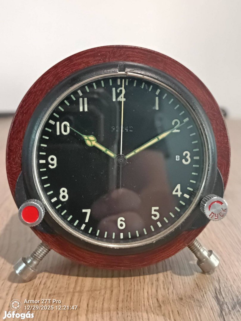 Molnija fedélzeti óra 3