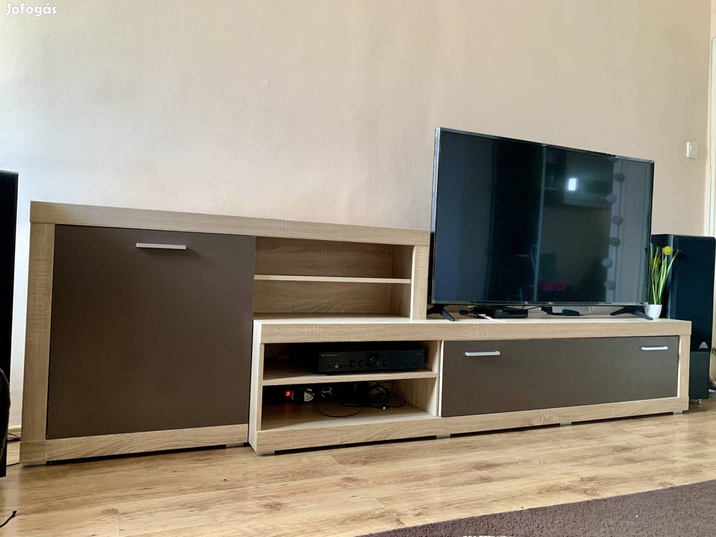 Mömax-os TV szekrénysor (276cm széles)