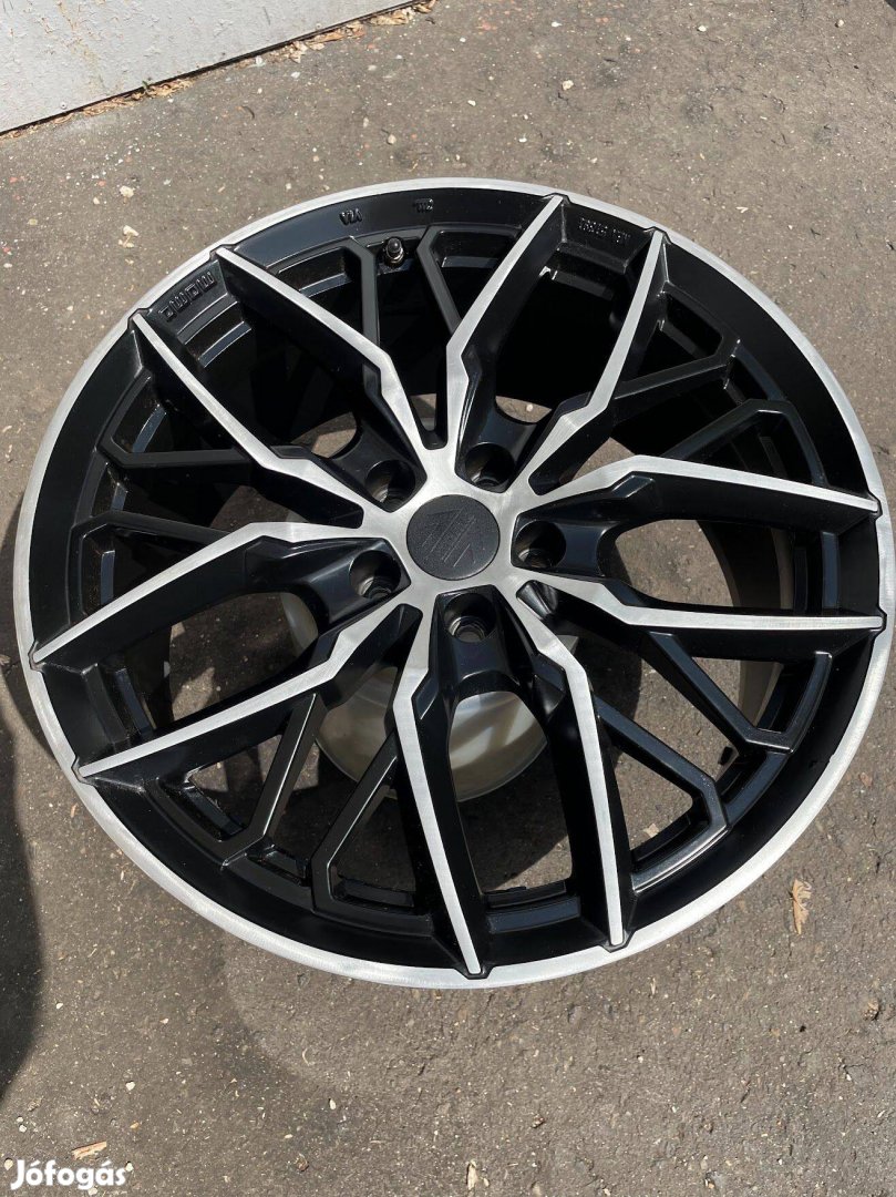 Momo Spider 8.5x19 ET40 5x112 két tónusú alufelni