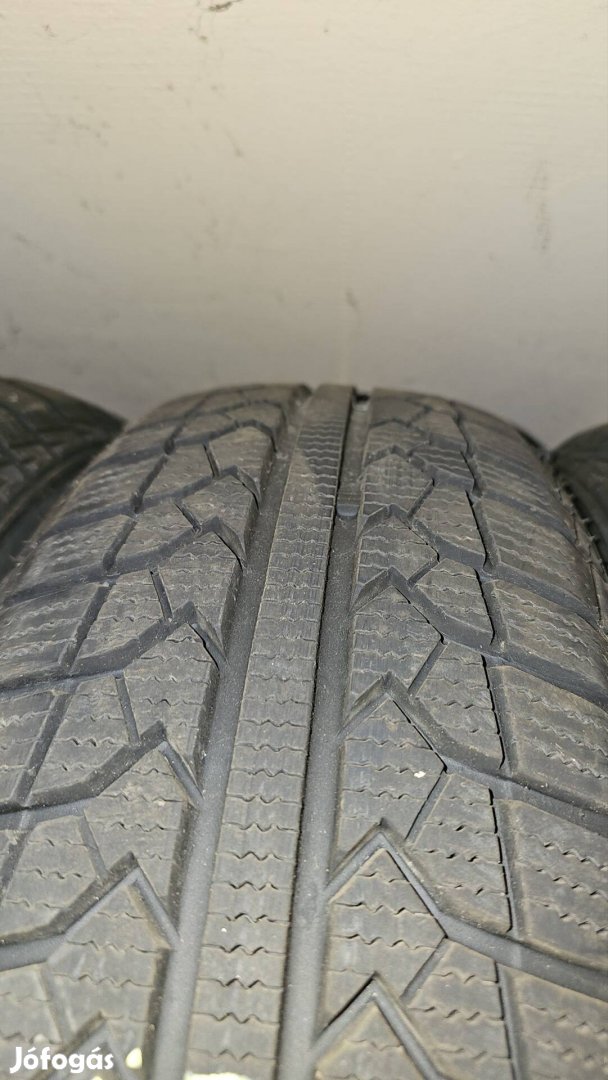 Momo W-1 185/65 R15 téli gumi