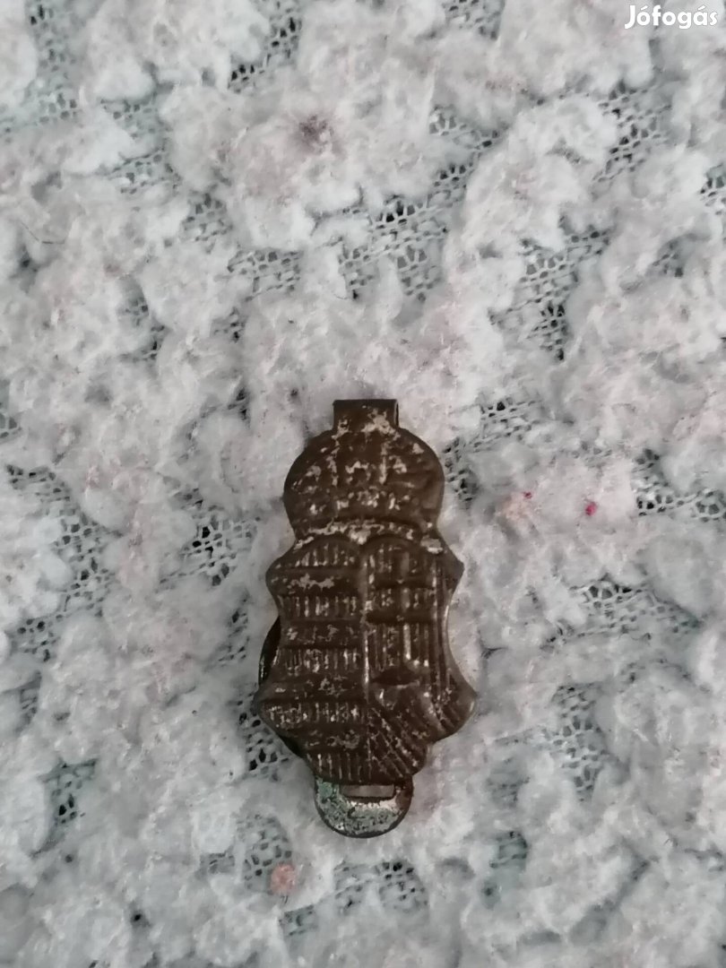 Monarchia gomblyuk jelvény