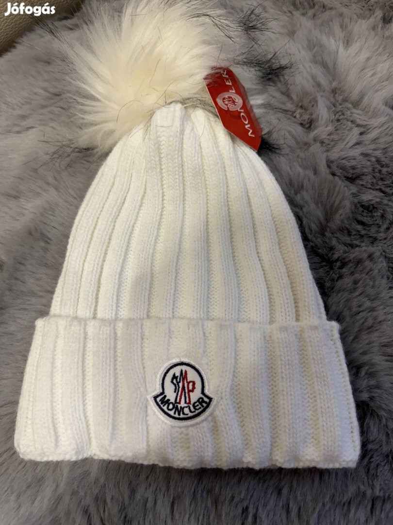 Moncler fehér sapka