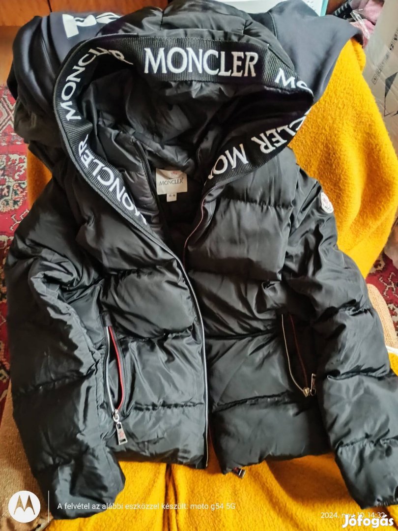 Moncler kapucnis télikabát !!