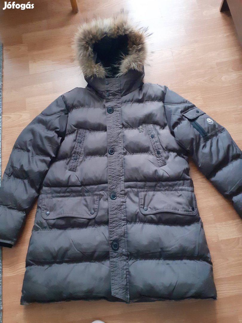 Moncler szőrmés kapucnis kabát 