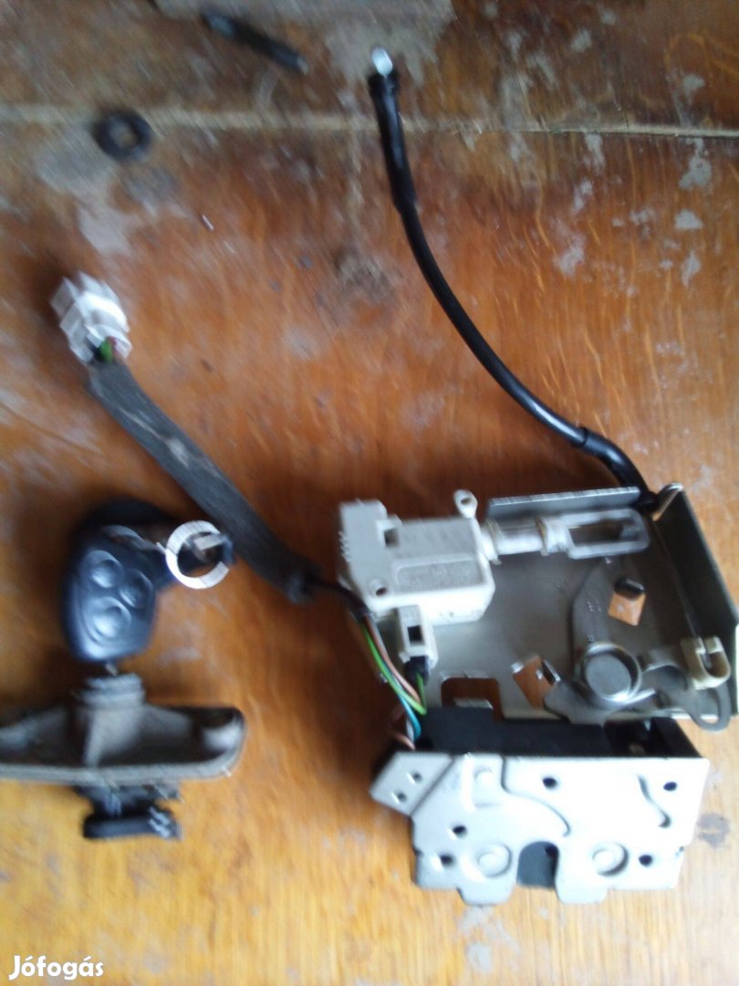 Mondeo mk3 elektromos csomagtér zár